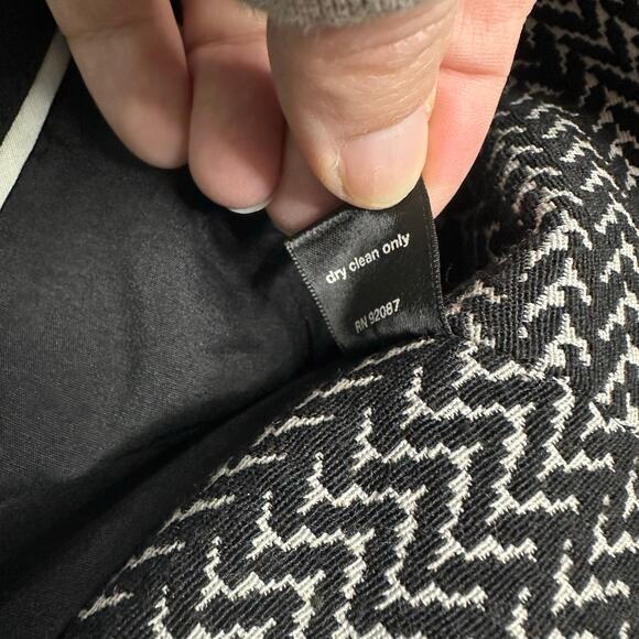 BLACK Saks Fifth Avenue Geometric Print Jacket - Size 4 - Picture 9 of 11